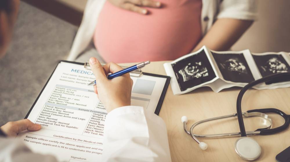 Smfm 2021 annual meeting las vegas | gynecologist checking pregnant woman | smfm 2021 annual meeting